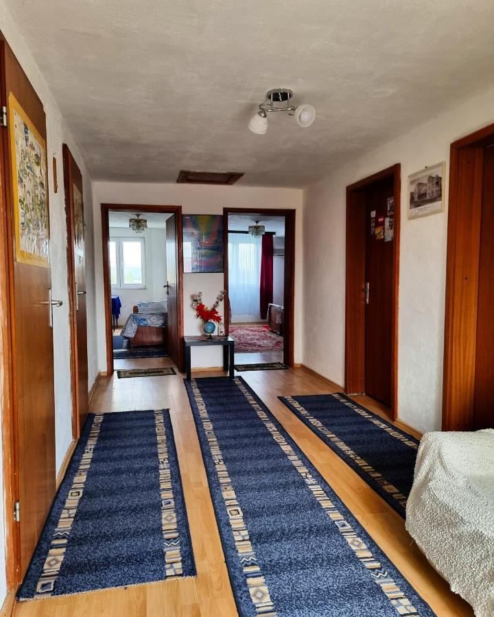 Guesthouse Sobi-Rooms Gradsko Exteriör bild
